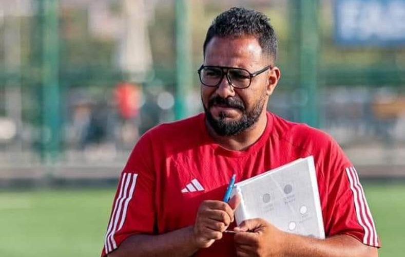 أحمد جمال يراقب البنك الأهلي قبل مواجهة الأهلي في دوري الكرة النسائية