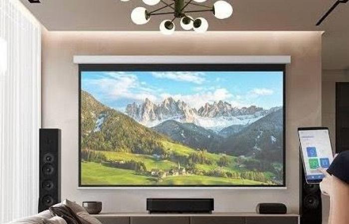 إبسون تكشف عن EH-QS100B: جهاز عرض ليزري 4K HDR10 بسطوع 4500 لومن للترفيه المنزلي