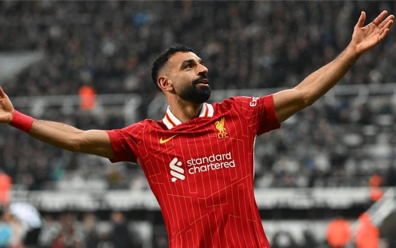 محمد صلاح يتلقى عرضًا يغير حياته للرحيل.. وليفربول لا يستطيع مجاراة الراتب الجديد