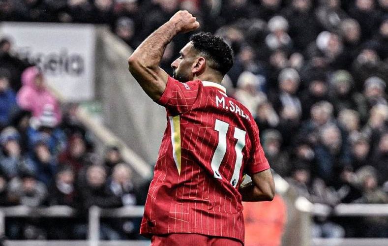 محمد صلاح ينافس 7 نجوم من الدوري الإنجليزي على جائزة الأفضل في الشهر