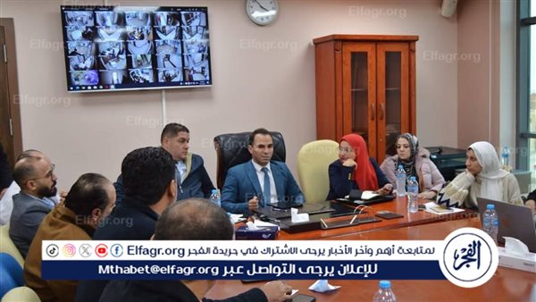 رئيس فرع الرعاية الصحية بالإسماعيلية يعقد اجتماعًا موسعًا مع المنتفعيـن بمركز فايد