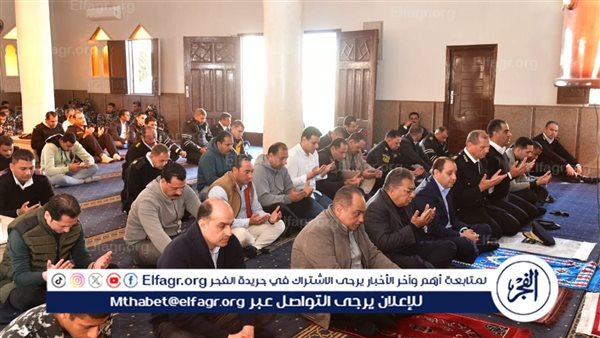 محافظ الدقهلية يؤدى صلاة الجمعة بمسجد معسكر قوات الأمن بسندوب